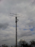 Antennenmast mit VHF & UHF Antennen